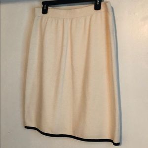 St. John collection cream knit skirt black banding